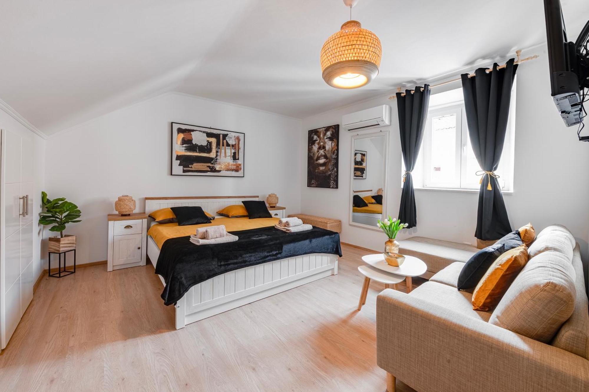 Apartment Ira