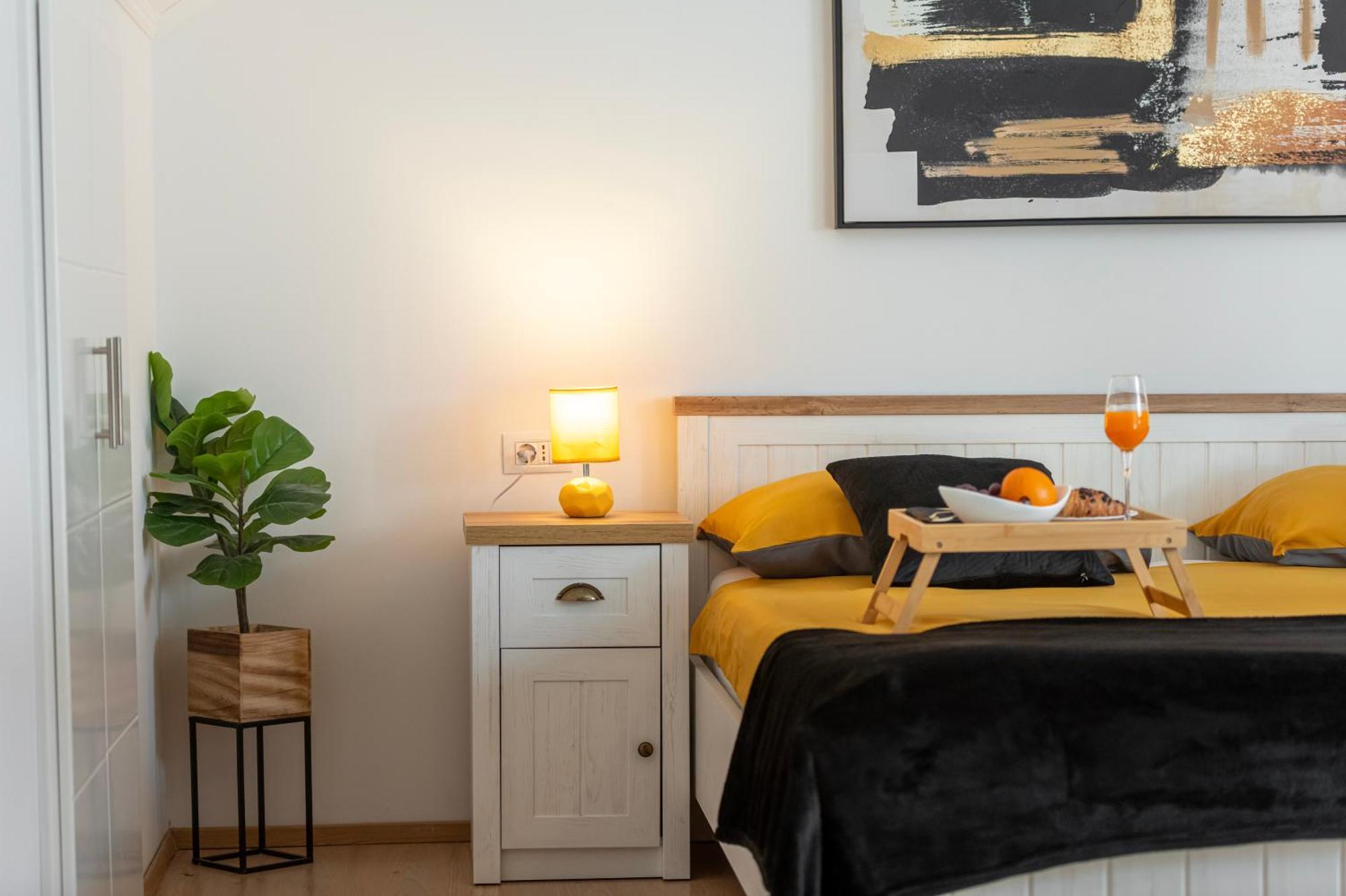 Ira Apartment